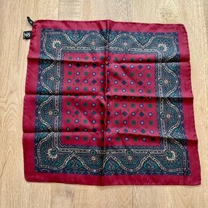 ETRO Men's Red Paisley 100% Silk Pocket Square Scarf Neckerchief 16” Italy